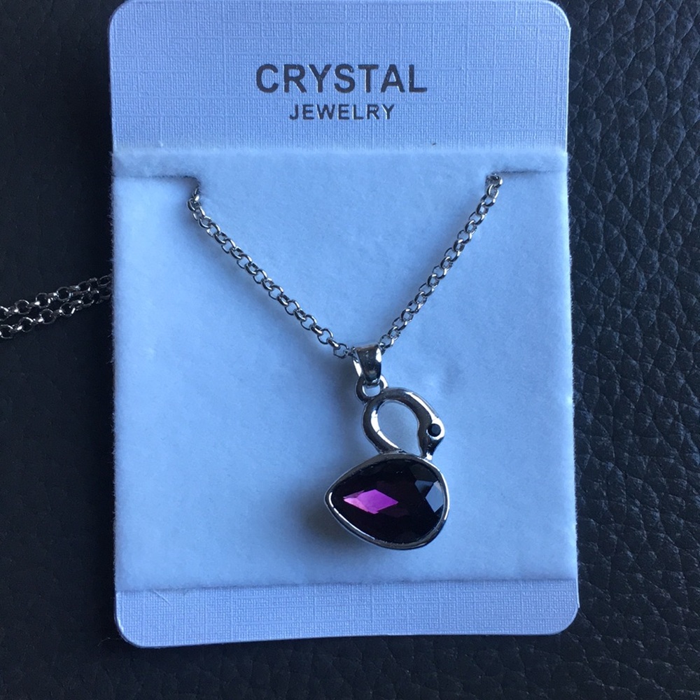 (Only 1) Purple swan Austrian crystal necklace - Picture 2 of 3